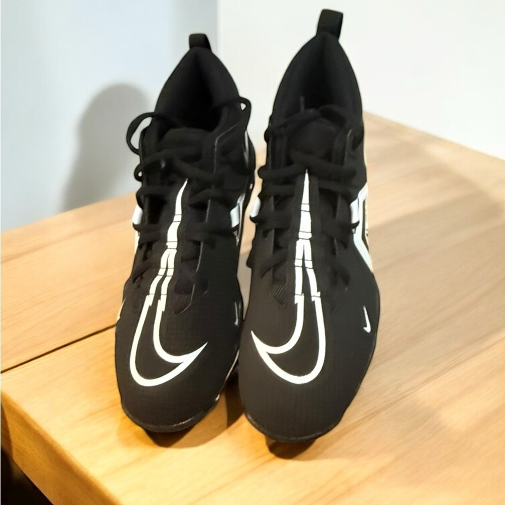 NWT Nike Alpha Menace 3 Shark size 6.5 womens football cleats - Picture 2 of 11